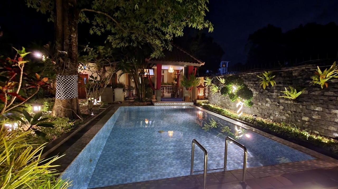 Rosseno Villa Джокьякарта Экстерьер фото