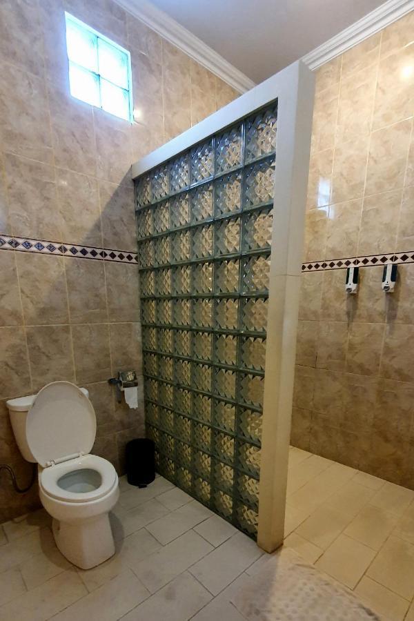 Rosseno Villa Джокьякарта Экстерьер фото