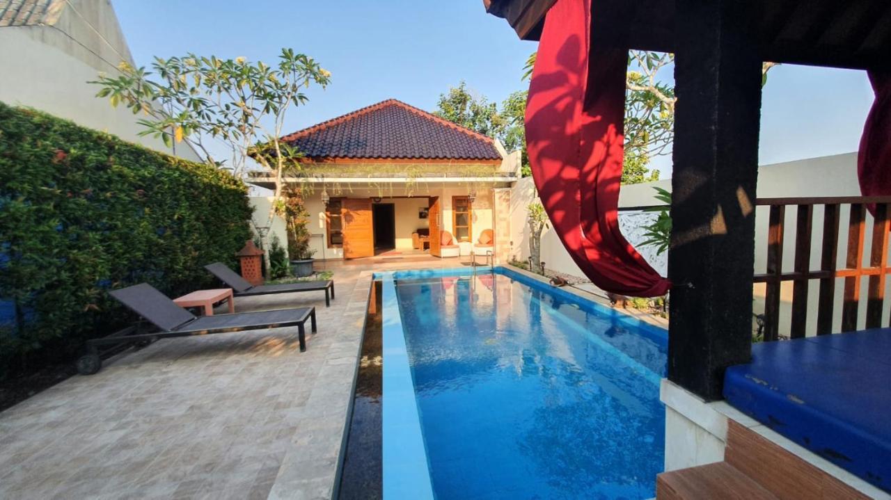 Rosseno Villa Джокьякарта Экстерьер фото