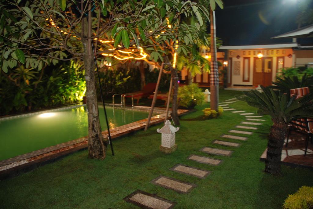 Rosseno Villa Джокьякарта Экстерьер фото